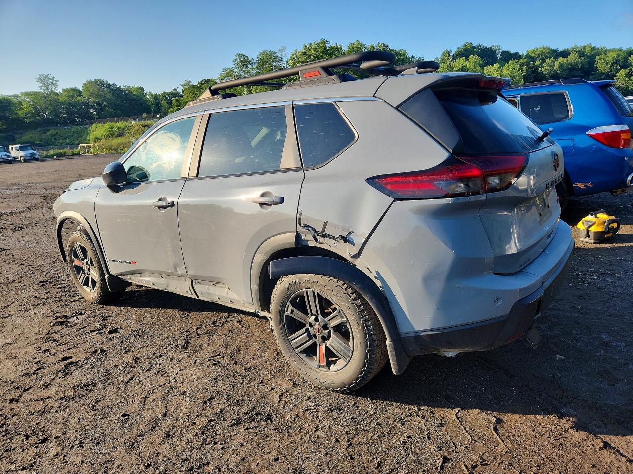 2025 Nissan Rogue Rock Creek - Image 2