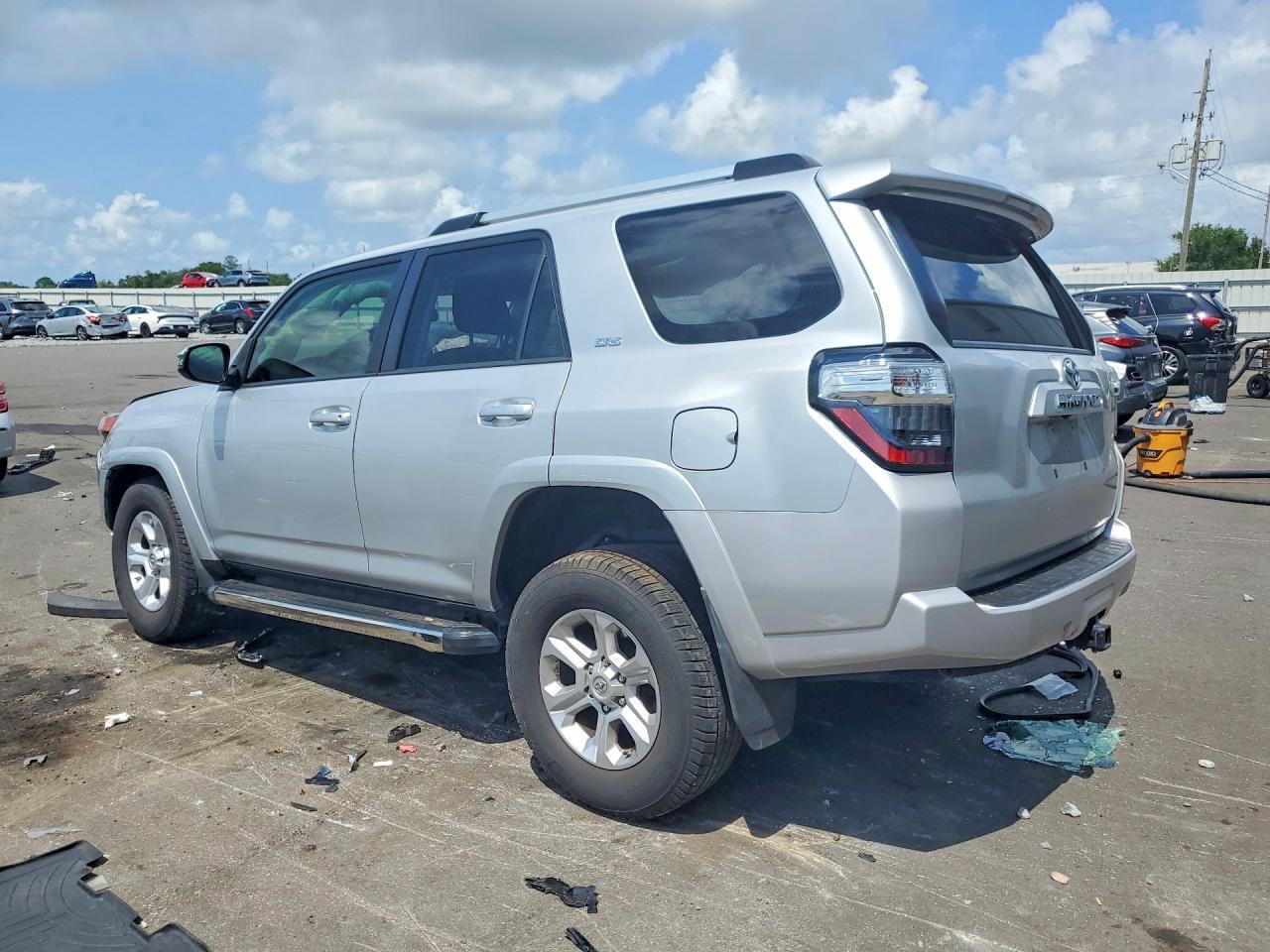 2019 Toyota 4Runner Sr5 Premium - Image 2