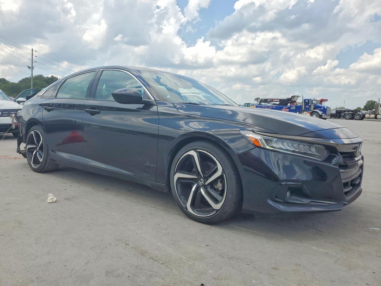 2022 Honda Accord Sport - Image 4