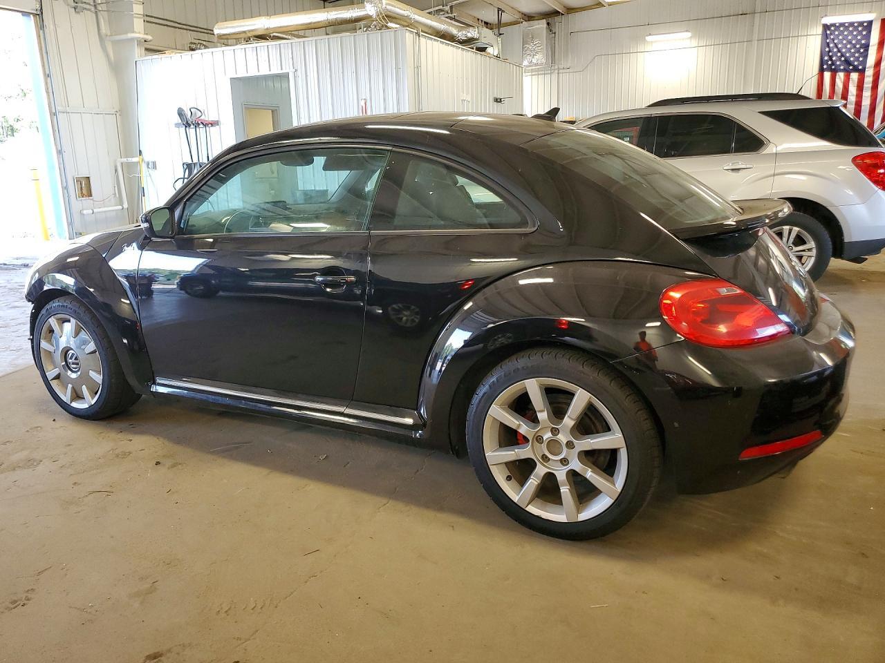 2013 Volkswagen Beetle Turbo - Image 2