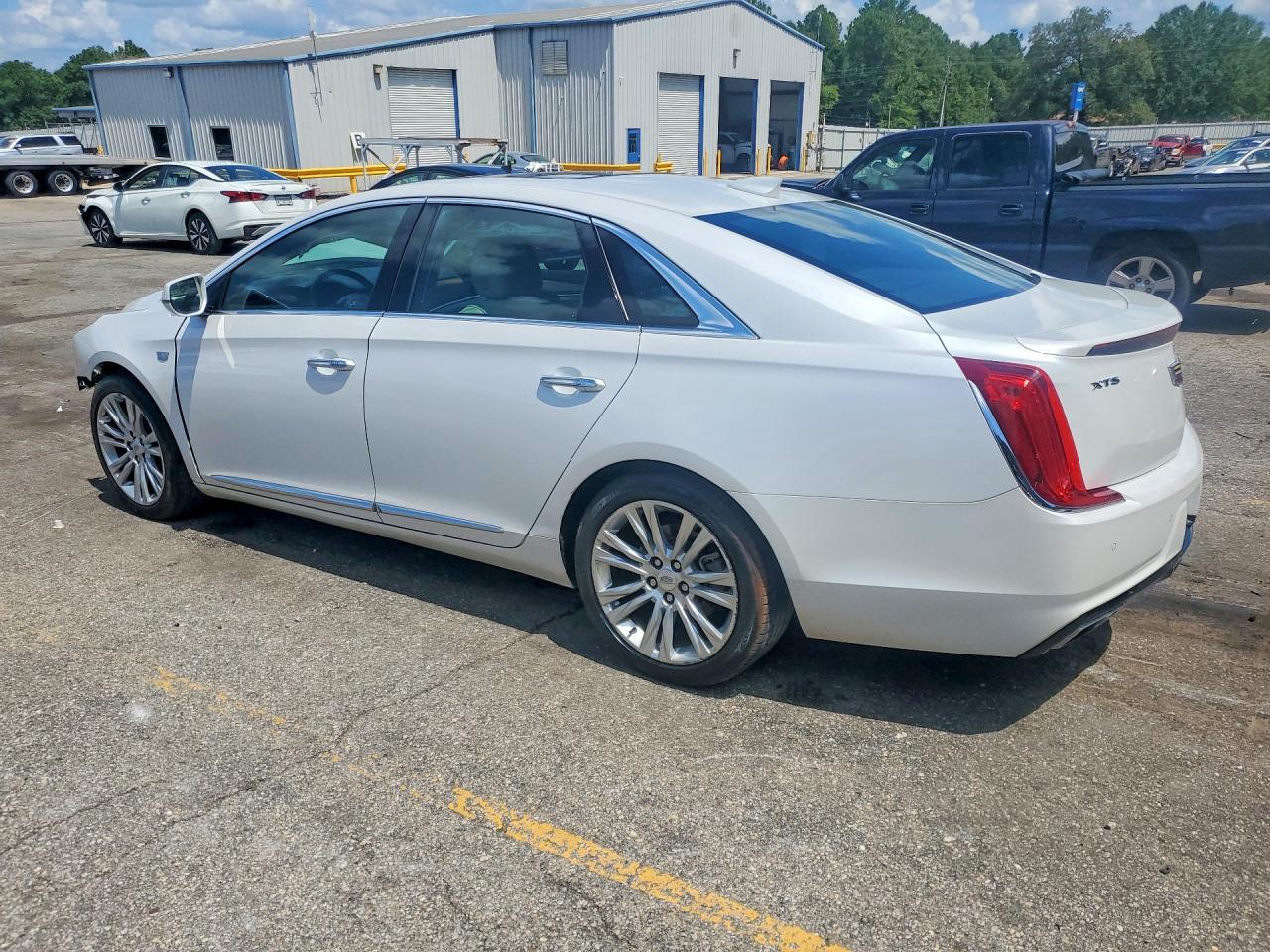 2019 Cadillac Xts Luxury - Фото 2