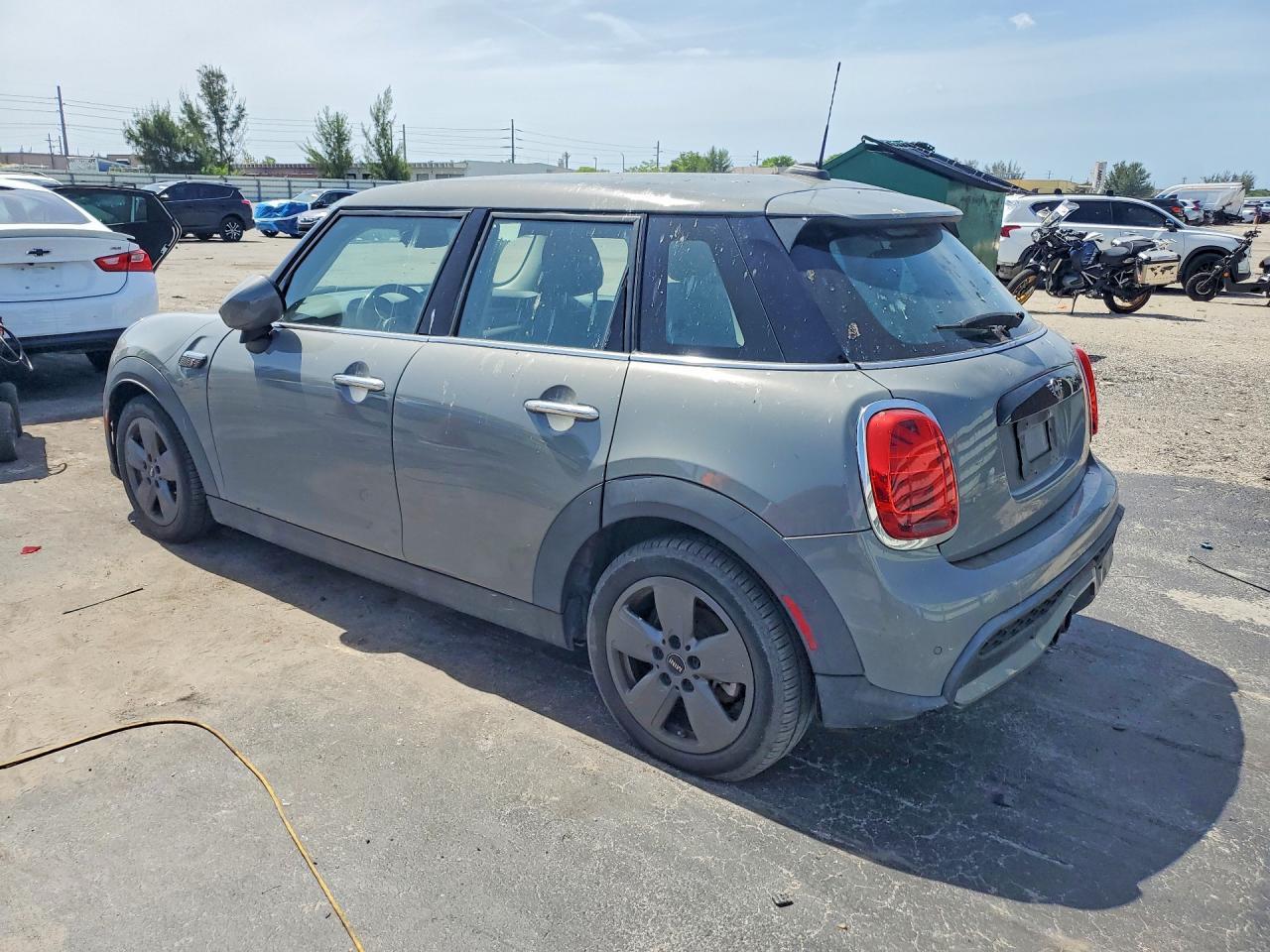 2022 Mini Cooper S - Image 2