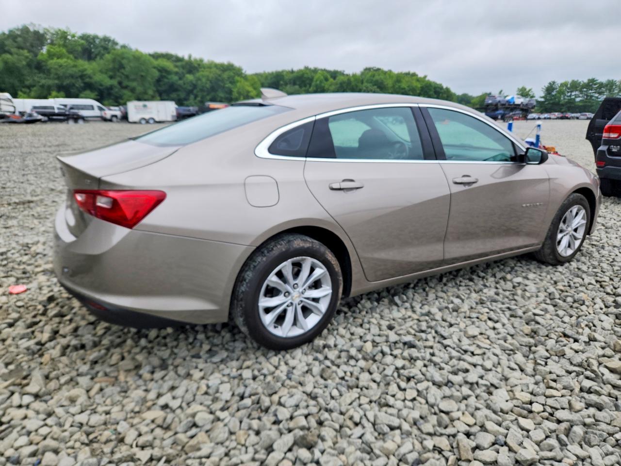 2025 Chevrolet Malibu Lt - Фото 3