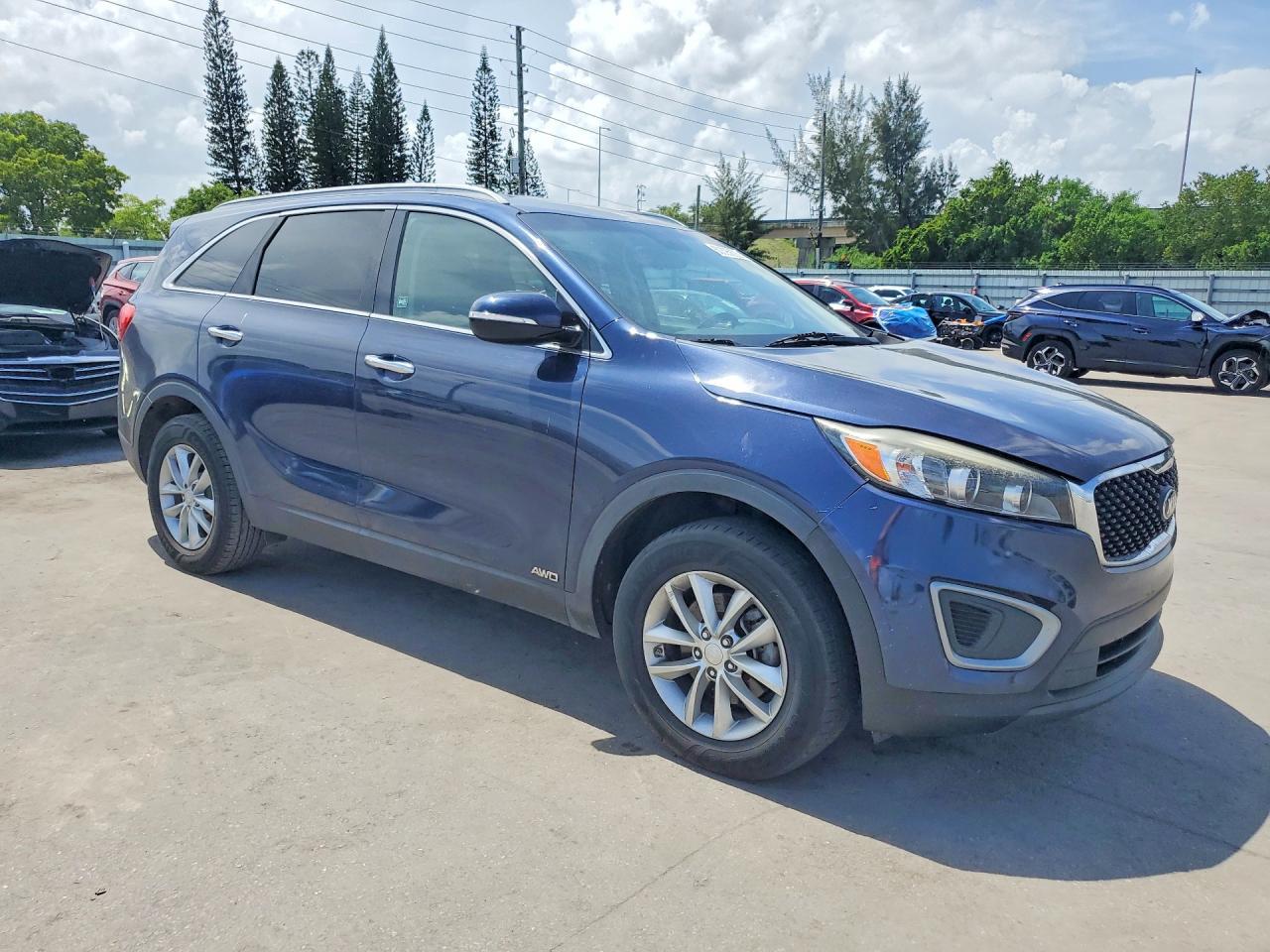 2016 Kia Sorento Lx - Image 4