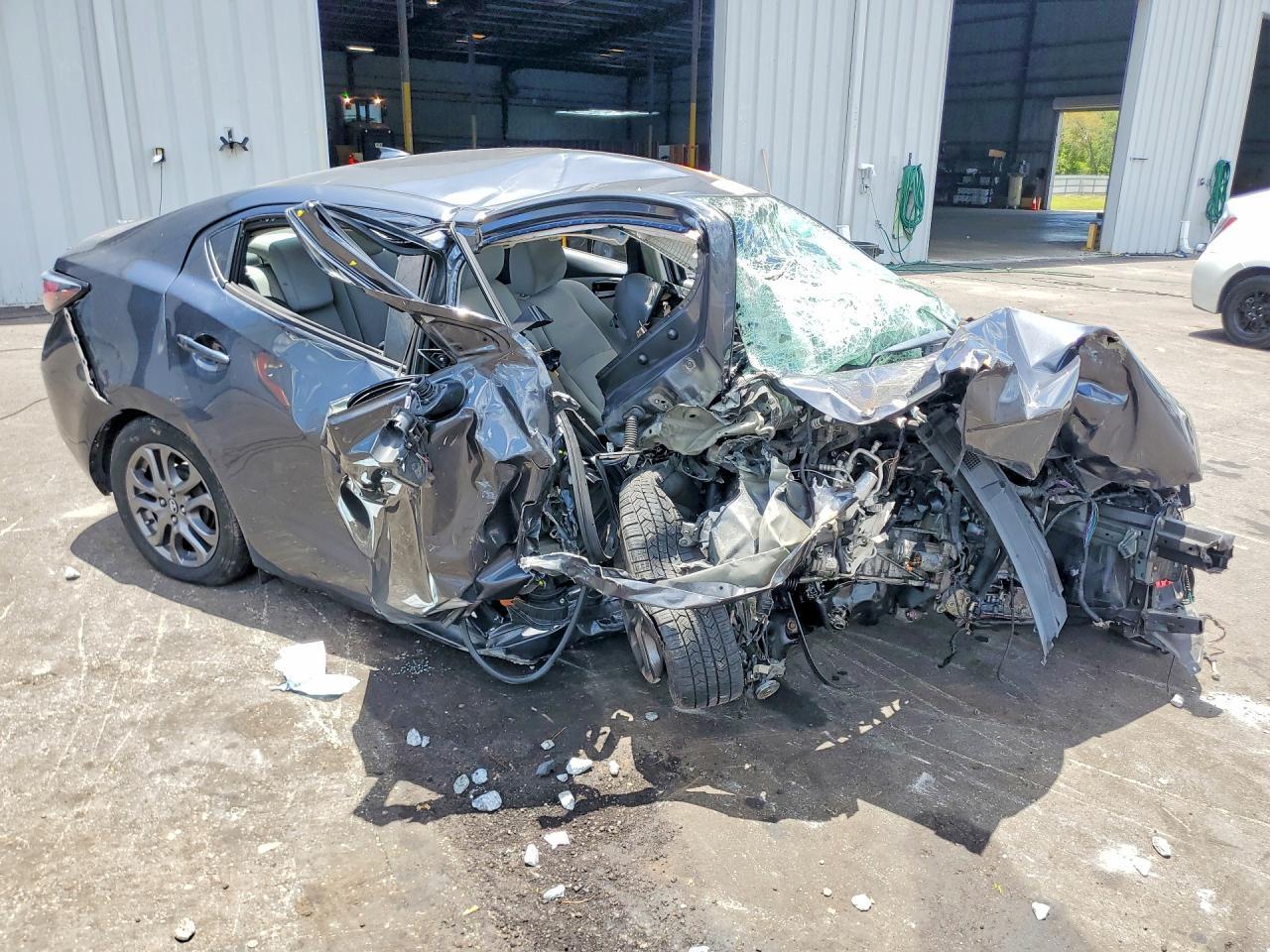 2019 Toyota Yaris Le - Image 4