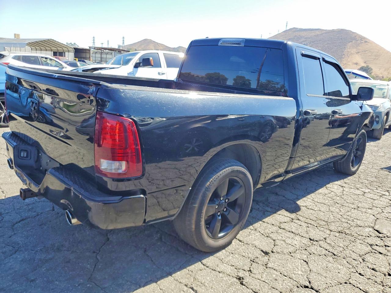 2015 Ram 1500 St - Image 3