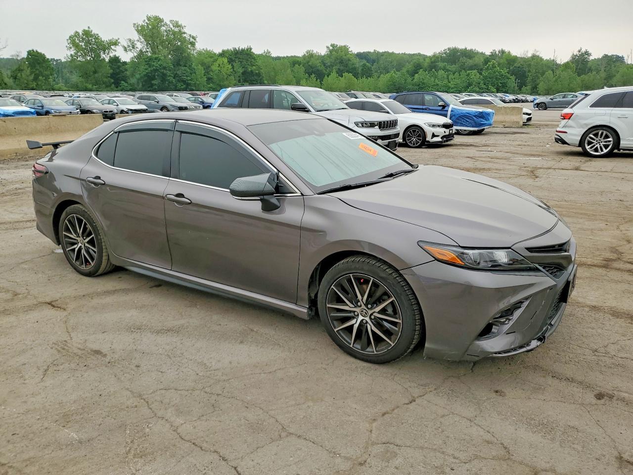 2022 Toyota Camry Se - Фото 4
