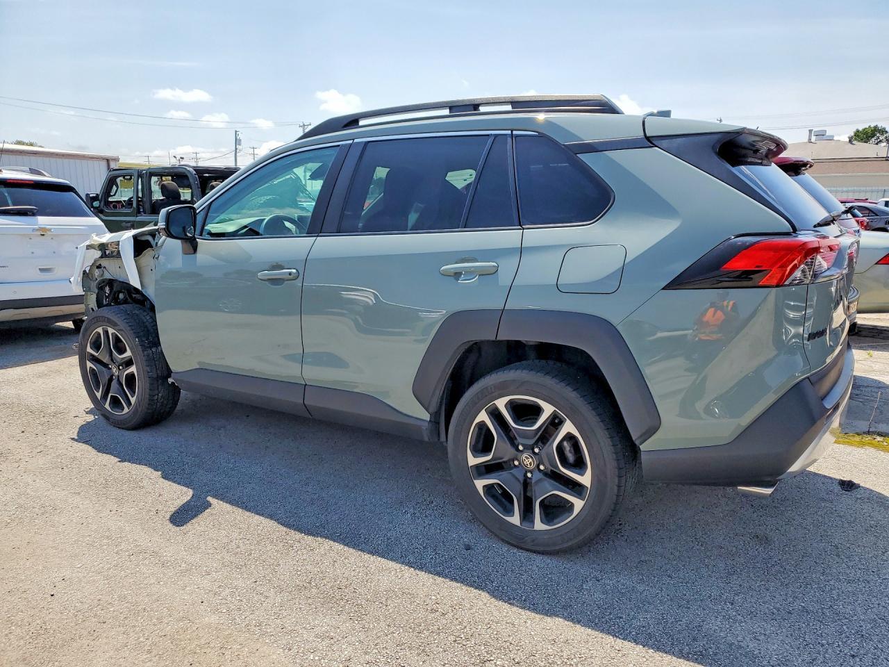 2021 Toyota Rav4 - Фото 2