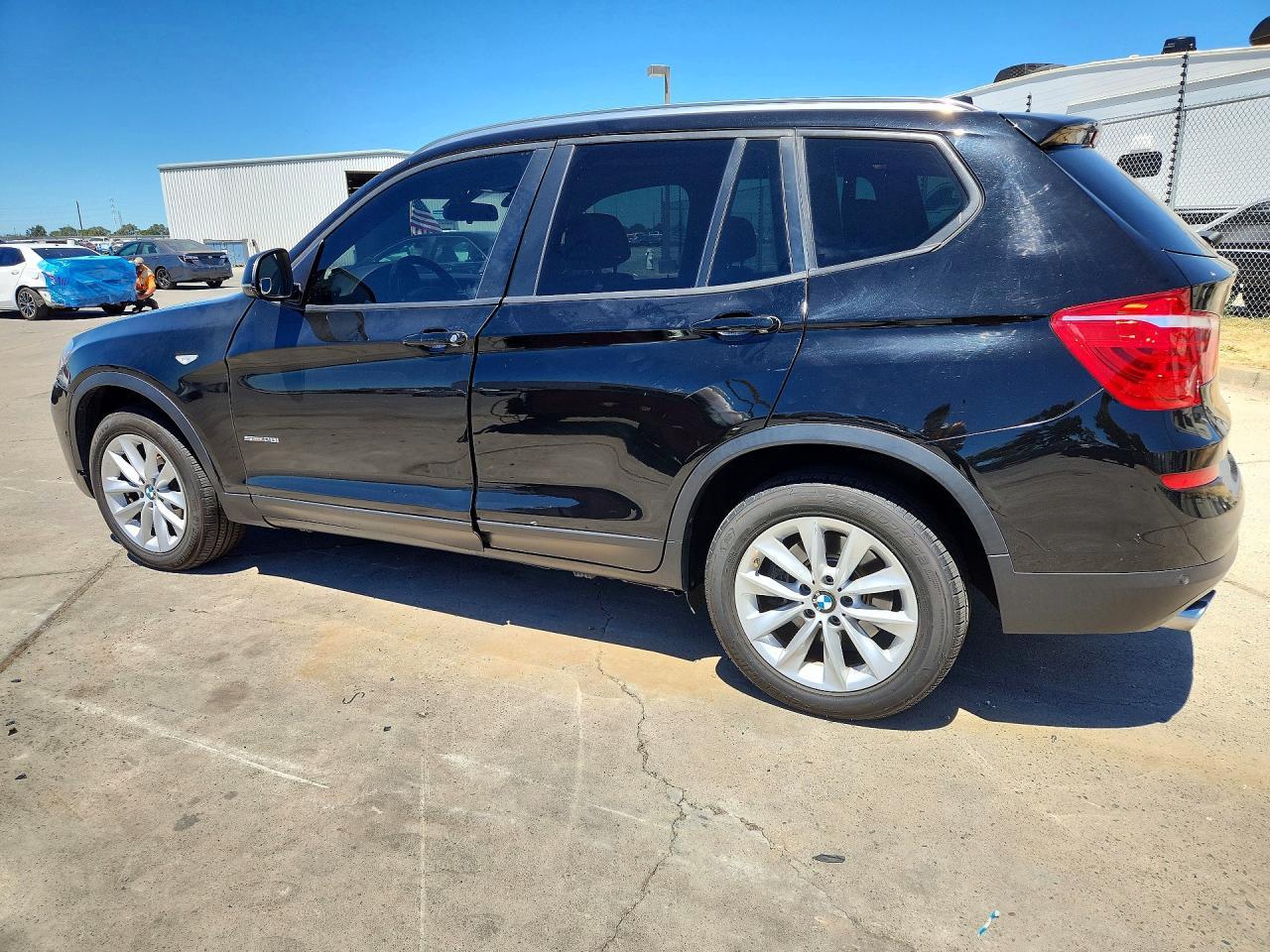 2017 BMW X3 Sdrive28I - Фото 2