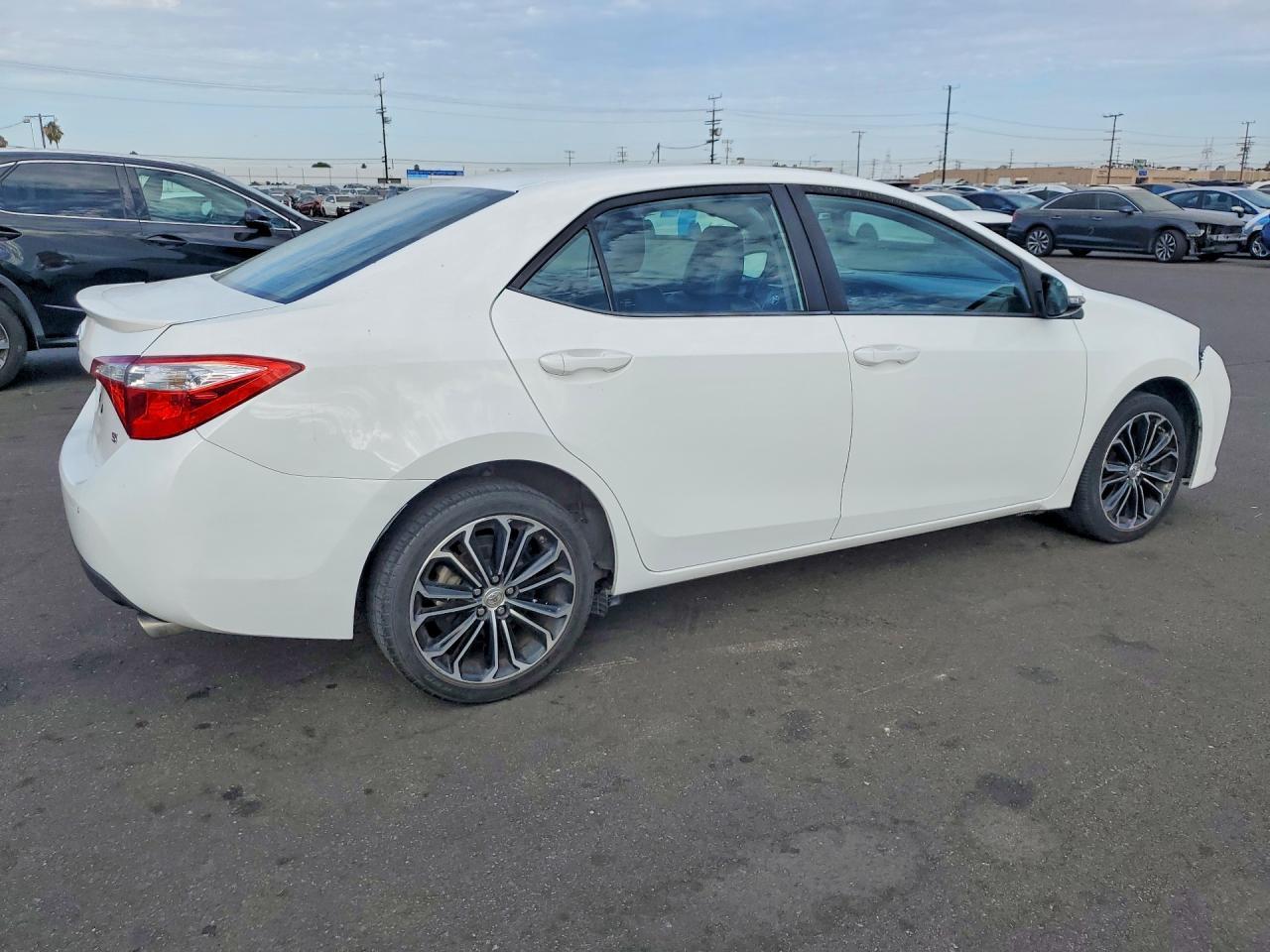 2016 Toyota Corolla S Plus - Фото 3