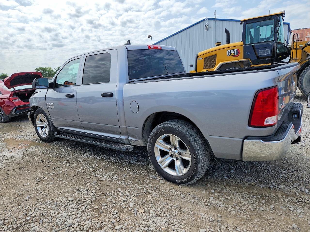 2022 Ram 1500 Classic Slt - Фото 2