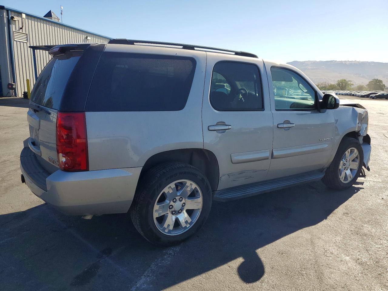 2007 GMC Yukon - Фото 3