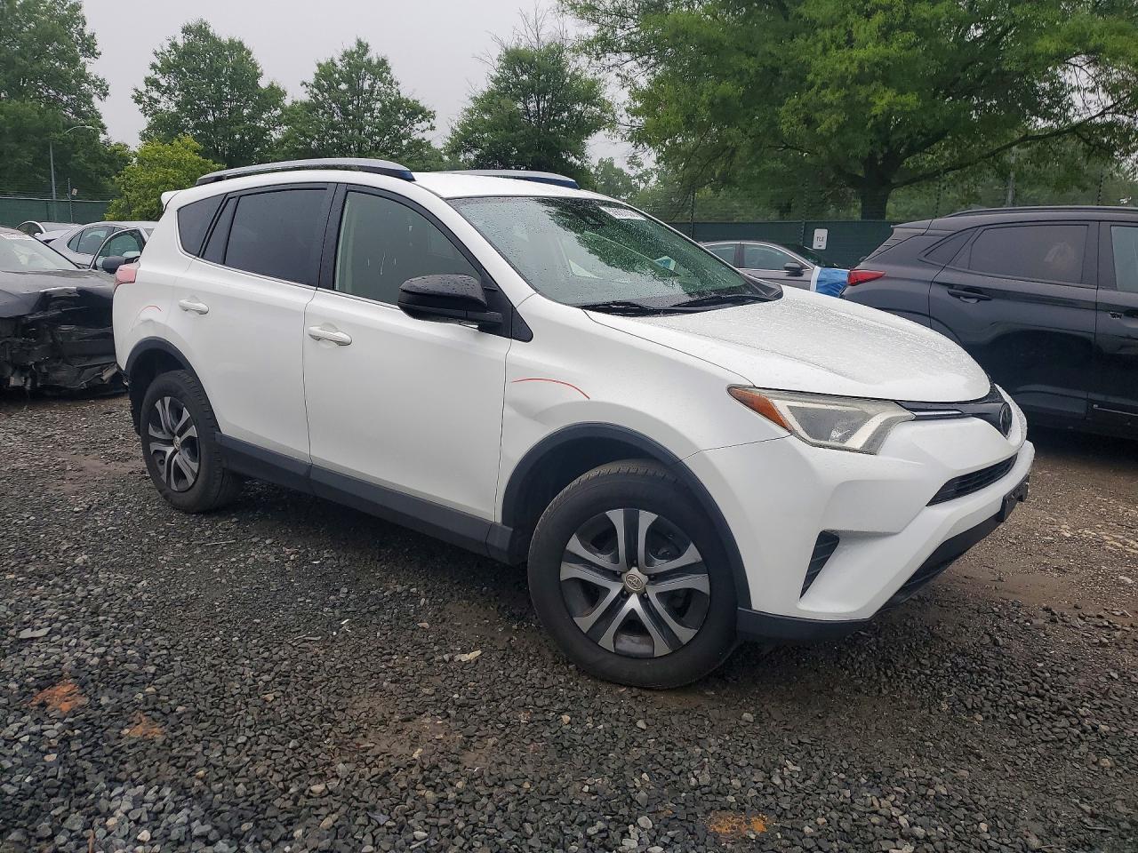 2017 Toyota Rav4 Le - Фото 4