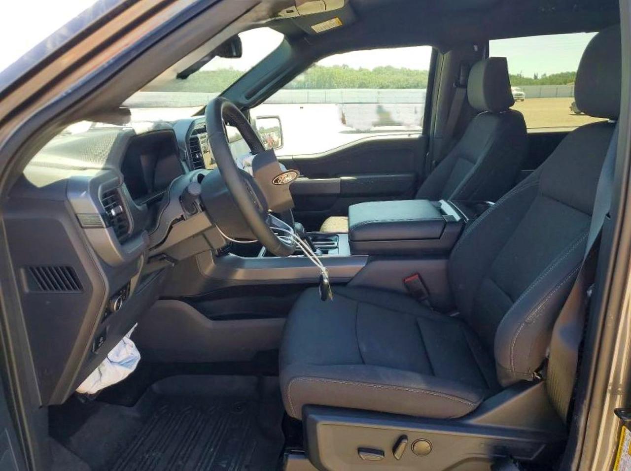 2025 Ford F150 Xlt - Фото 5