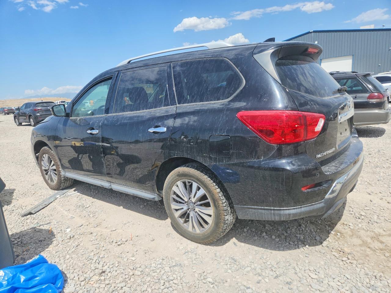2019 Nissan Pathfinder Sv - Image 2