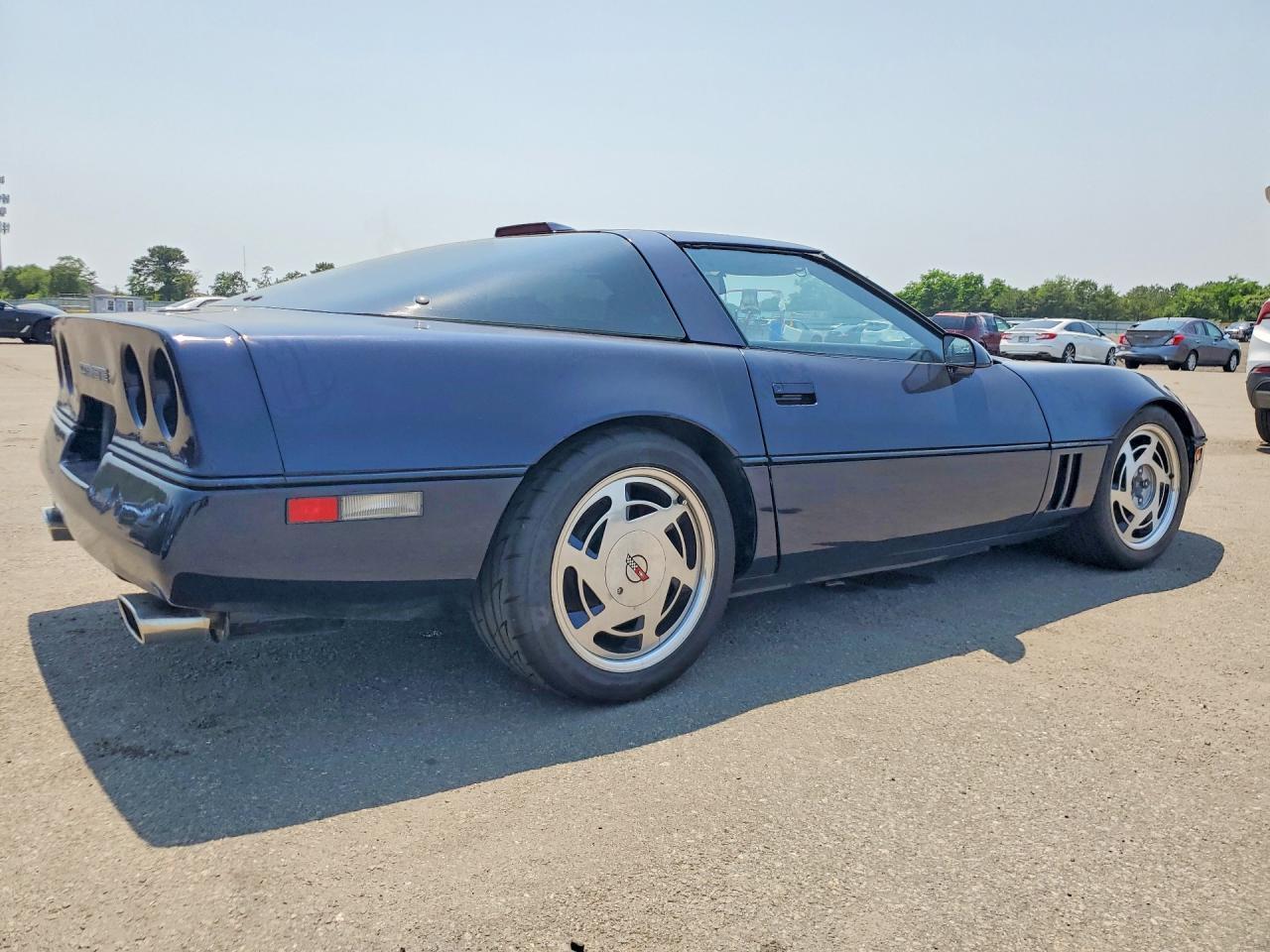 1989 Chevrolet Corvette - Фото 3