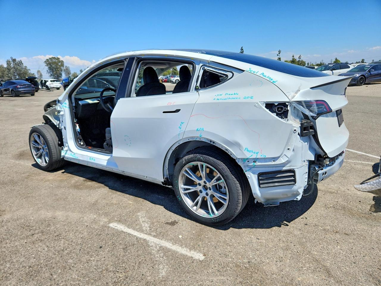 2023 Tesla Model Y - Image 2