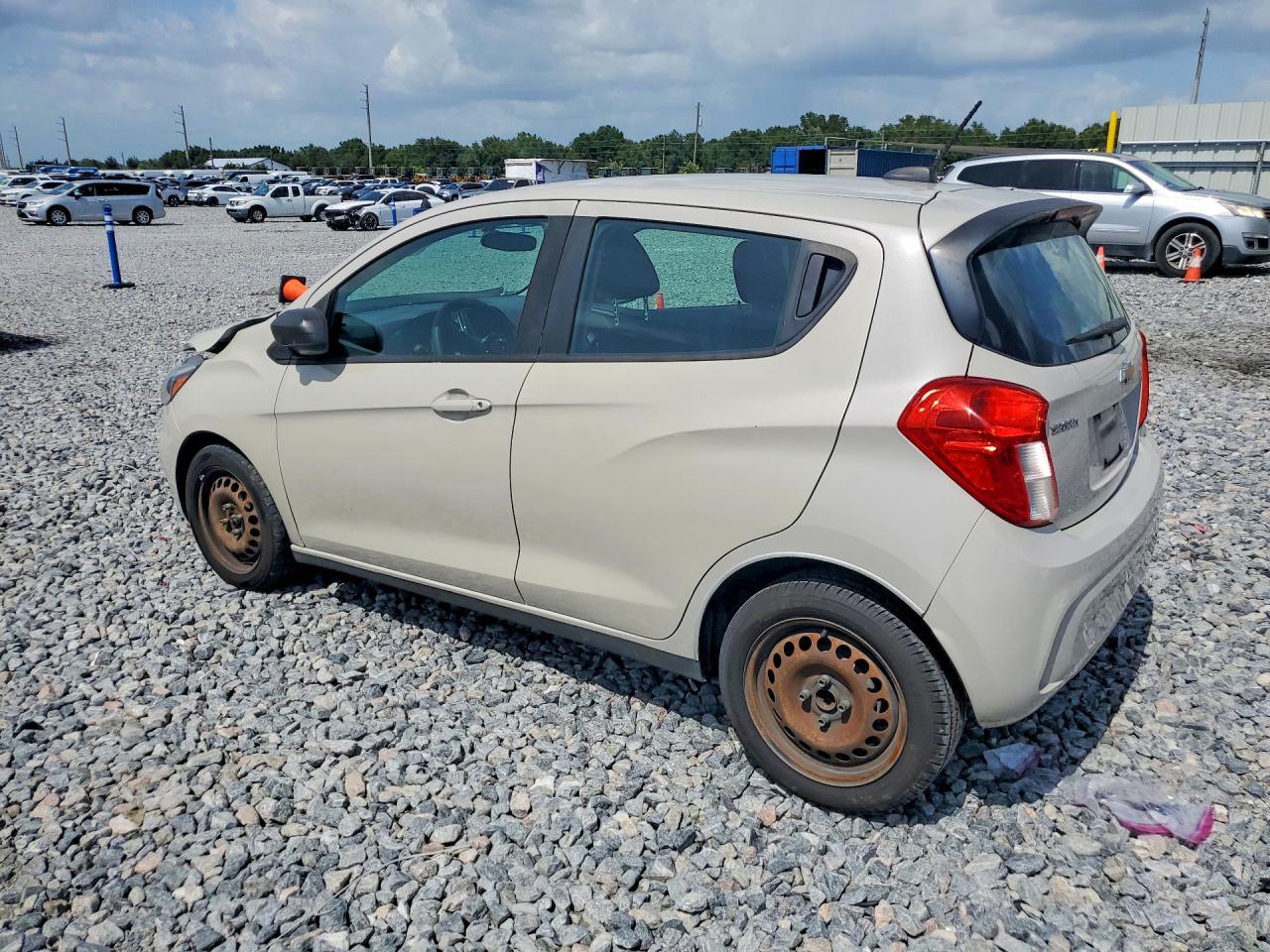 2019 Chevrolet Spark Ls - Фото 2