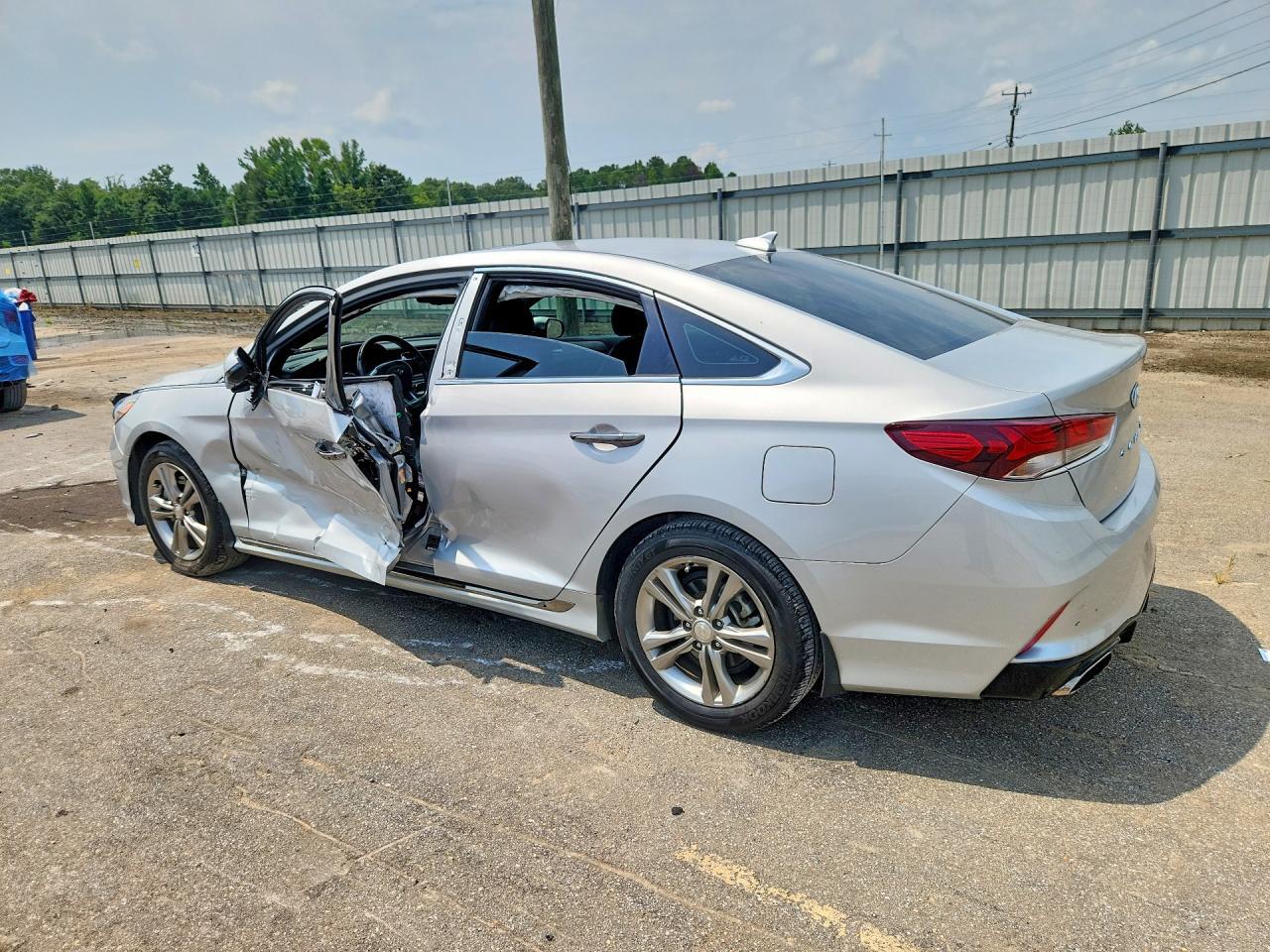 2019 Hyundai Sonata Sport - Фото 2
