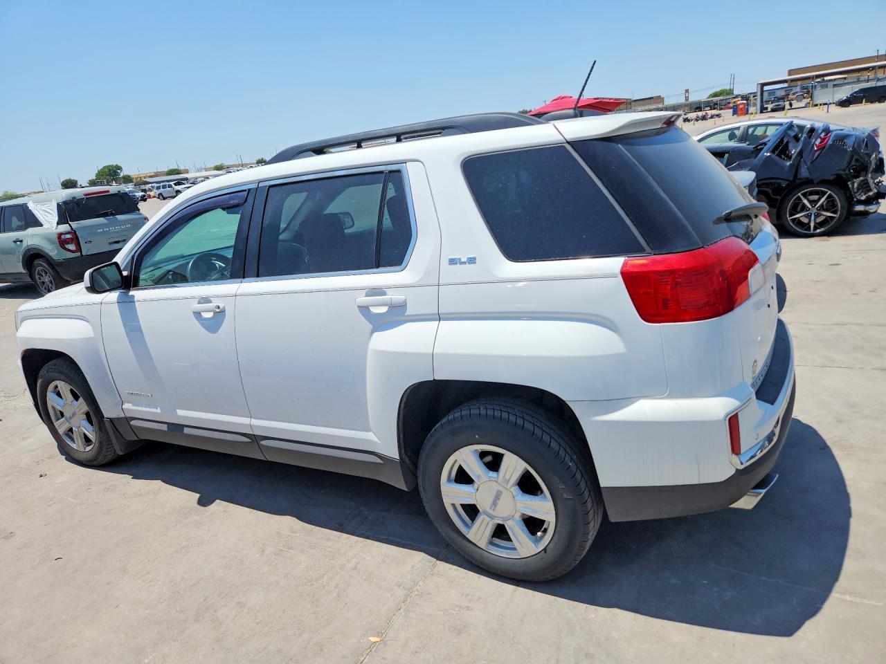 2015 GMC Terrain - Image 2