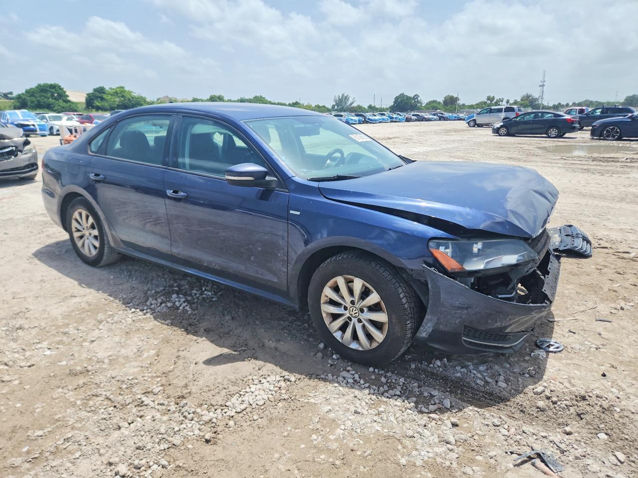 2015 Volkswagen Passat S - Image 4
