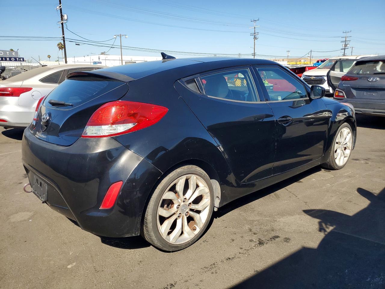 2012 Hyundai Veloster Base - Фото 3