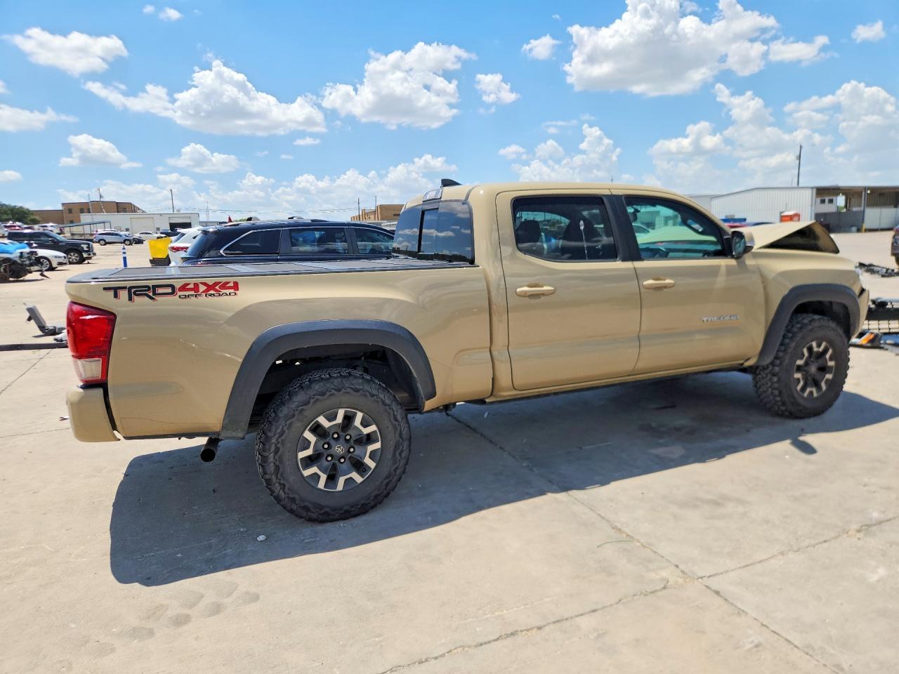 2017 Toyota Tacoma Trd Off-Road - Image 3