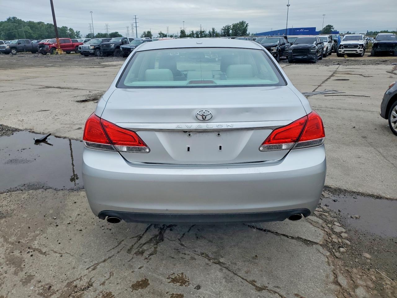 2011 Toyota Avalon Limited - Фото 6
