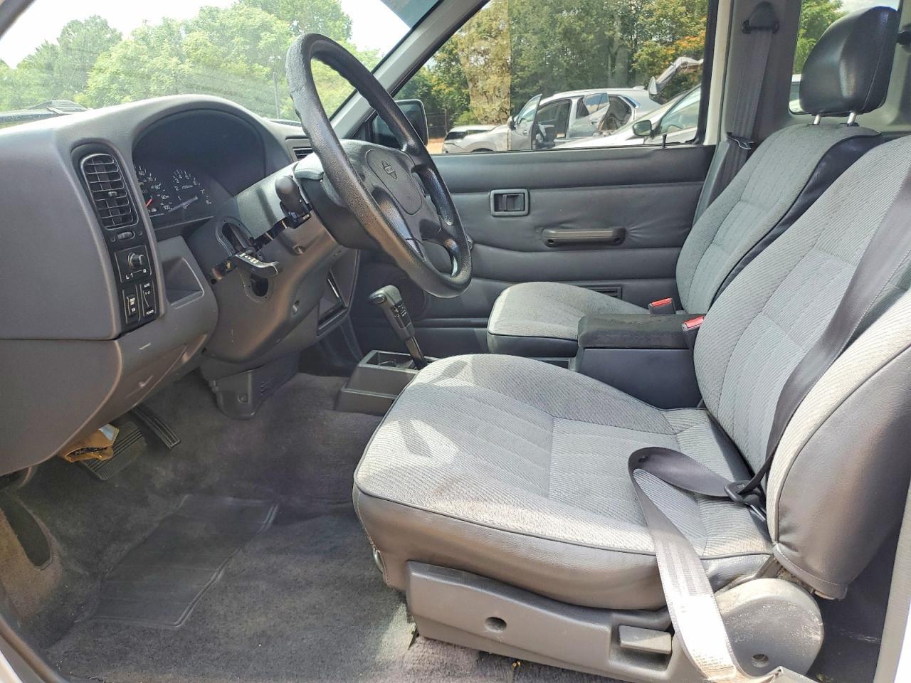 1995 Nissan Truck Xe V6 - Image 7