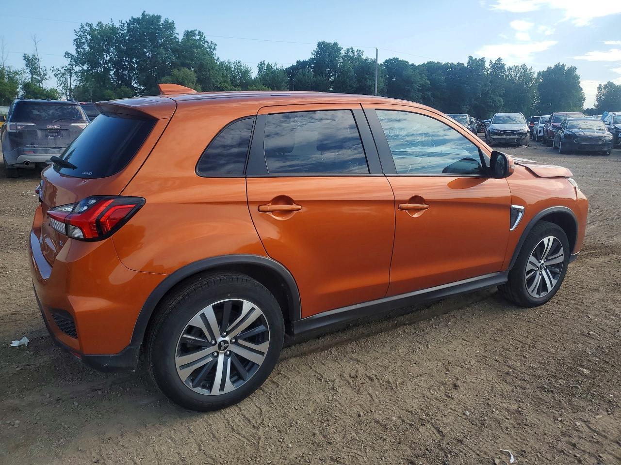 2024 Mitsubishi Outlander Sport S/Se - Фото 3