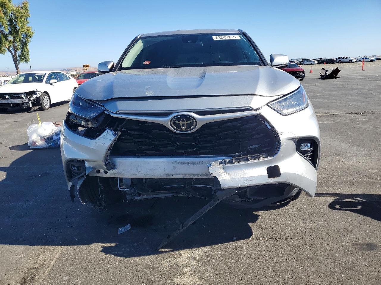 2021 Toyota Highlander Le - Фото 5