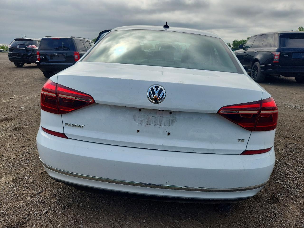 2018 Volkswagen Passat S - Фото 6