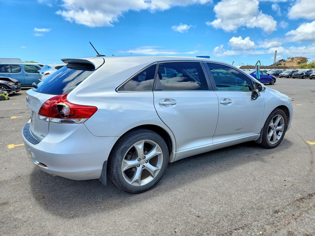 2013 Toyota Venza Le - Фото 3