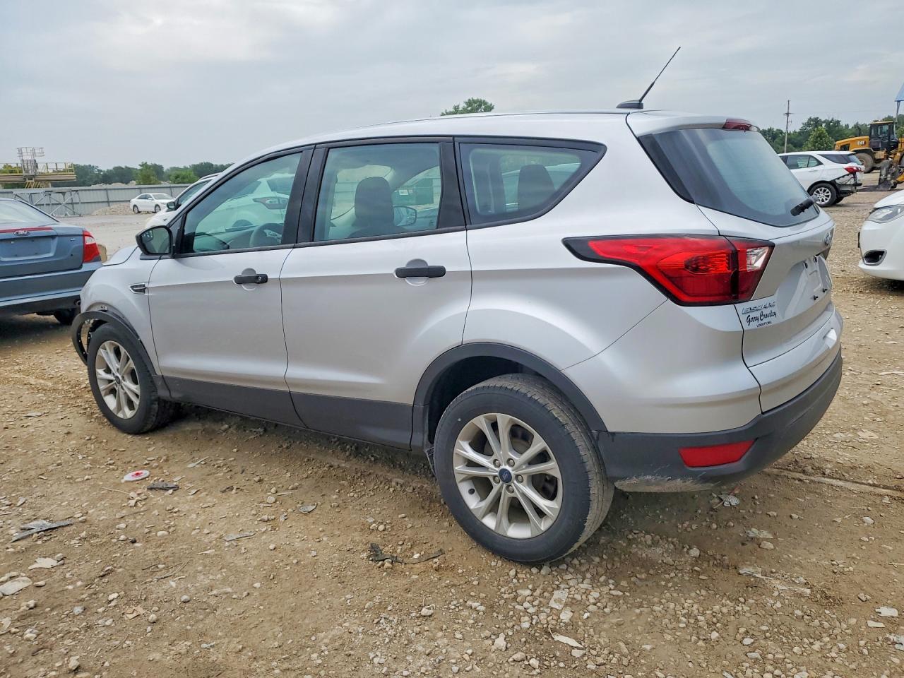 2019 Ford Escape S - Фото 2