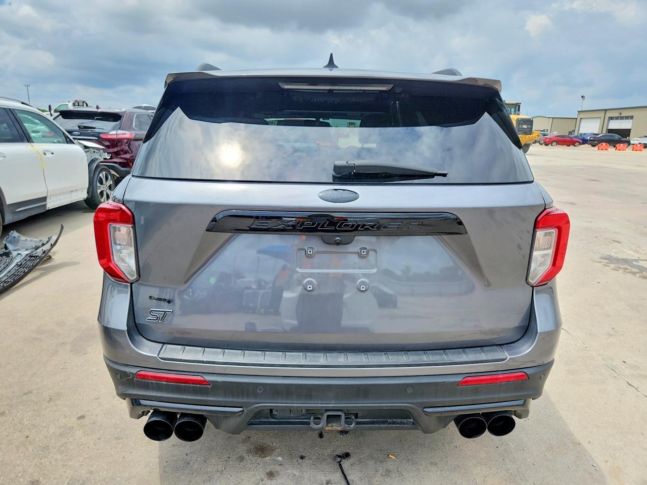 2022 Ford Explorer St - Фото 6