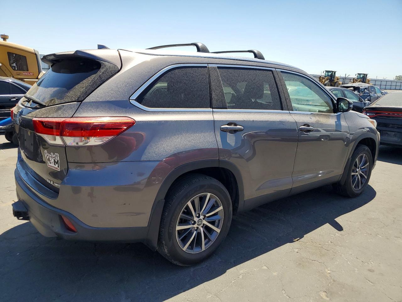 2019 Toyota Highlander Xle - Фото 3