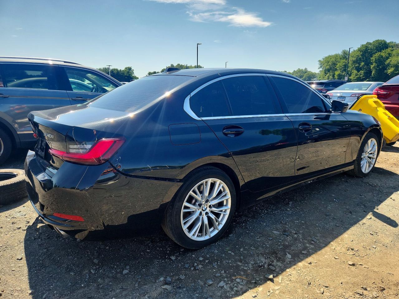 2024 BMW 330I - Фото 3