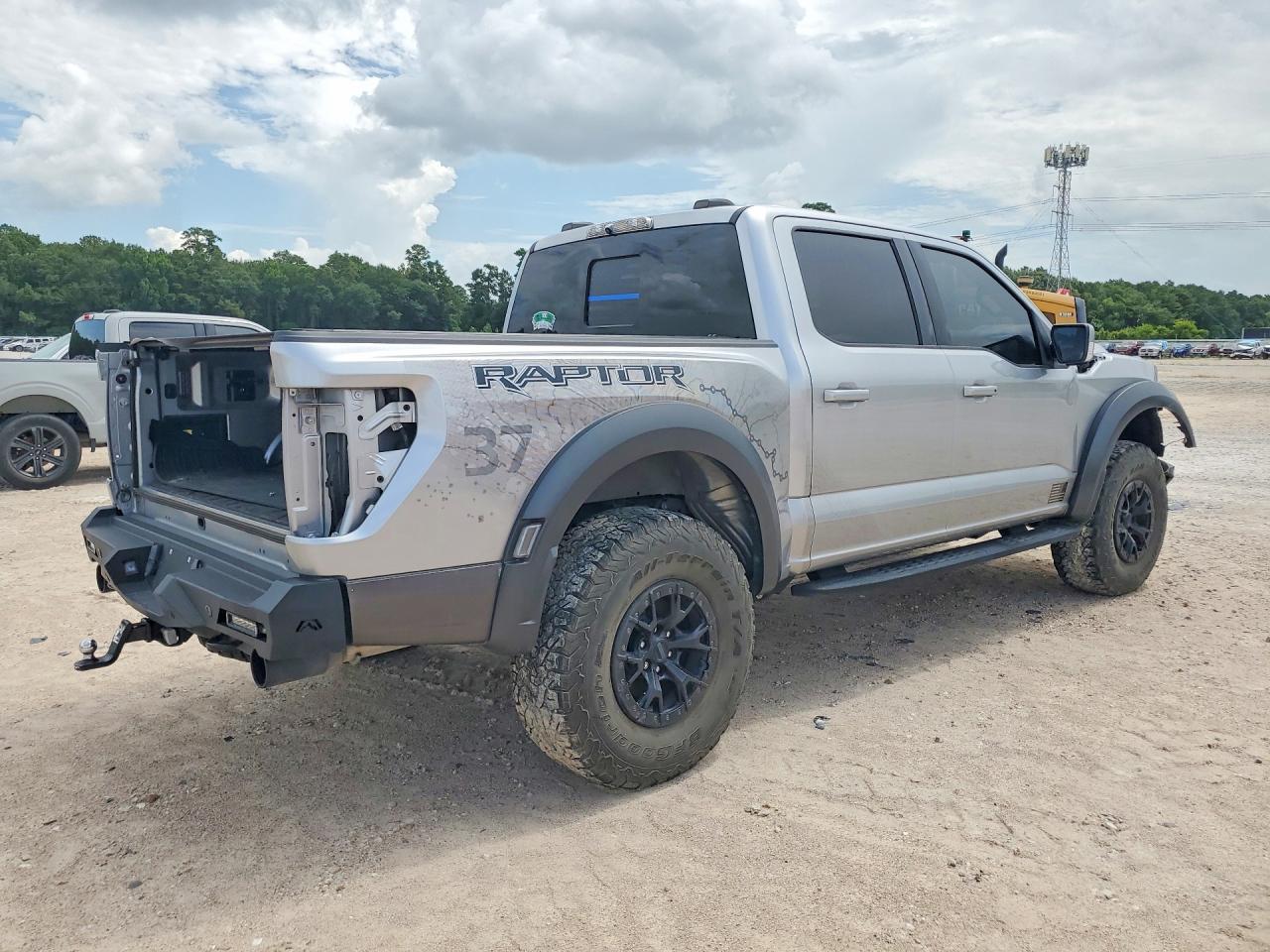 2023 Ford F150 Raptor - Фото 3