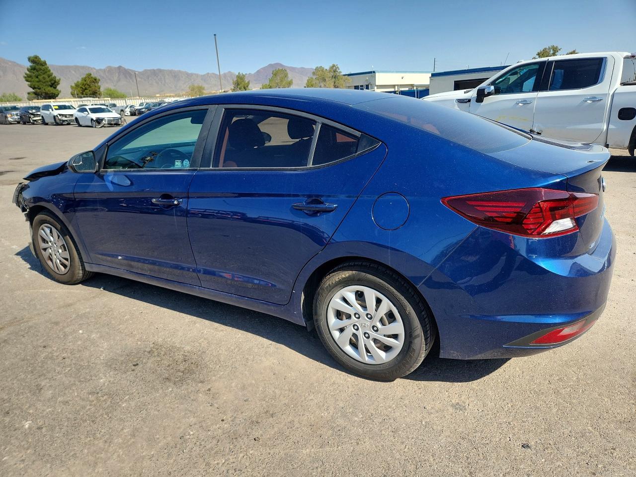 2020 Hyundai Elantra Se - Фото 2