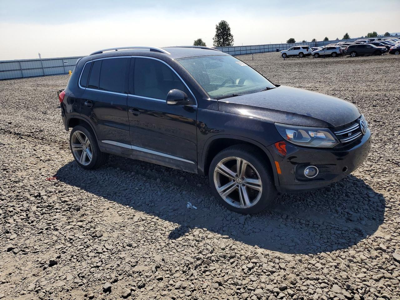 2015 Volkswagen Tiguan S - Image 4