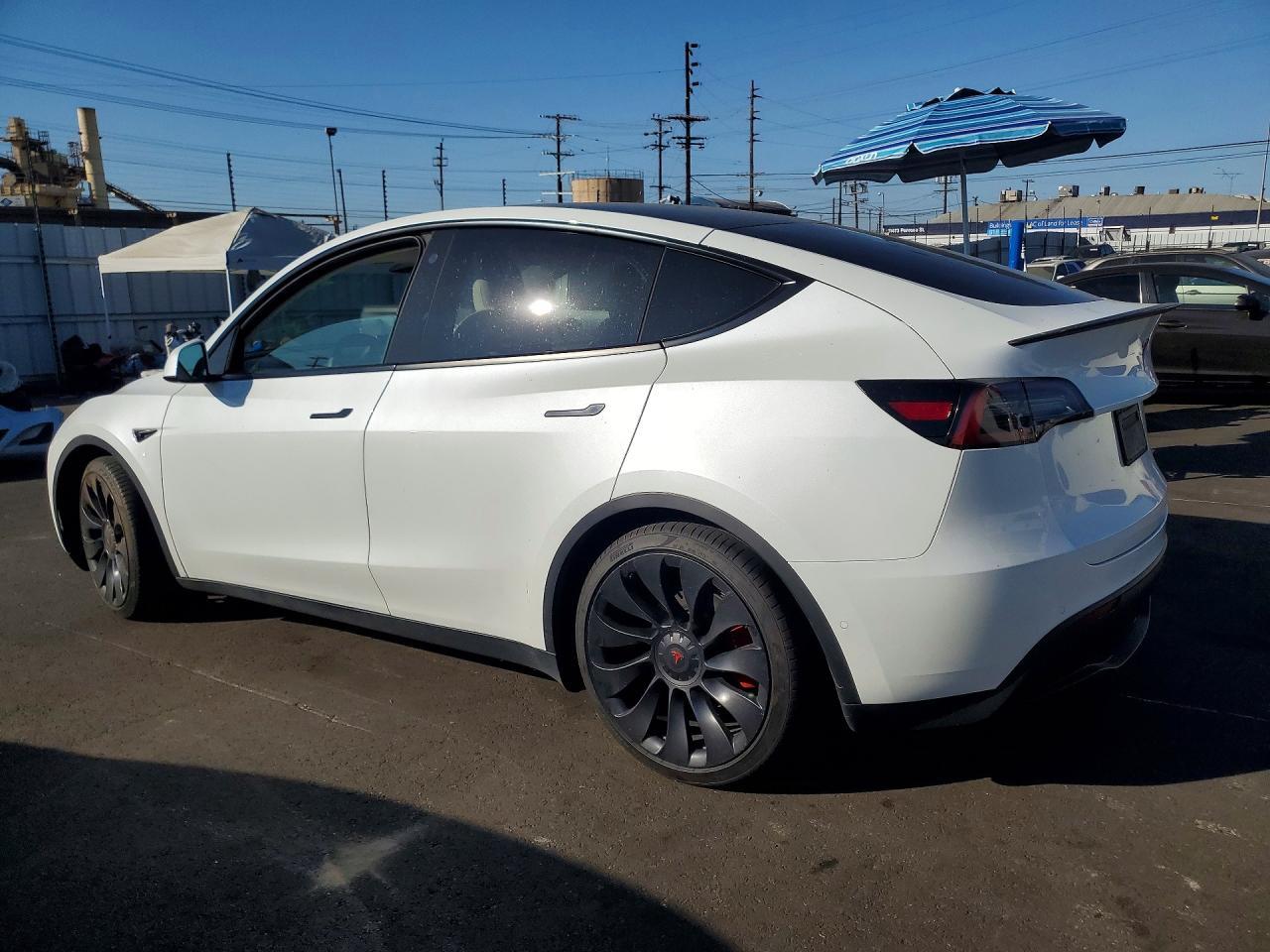 2022 Tesla Model Y - Image 2