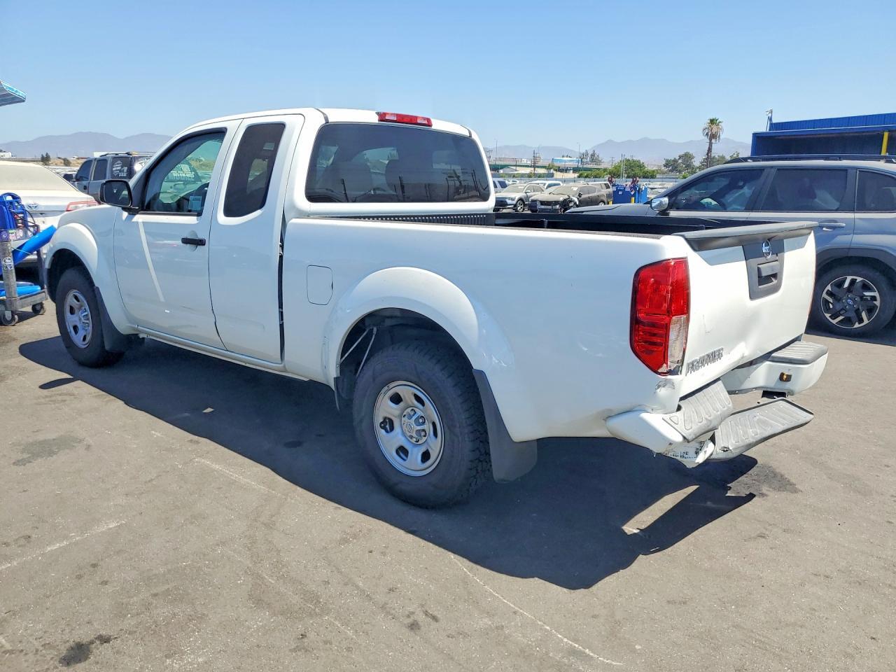 2019 Nissan Frontier S - Фото 2