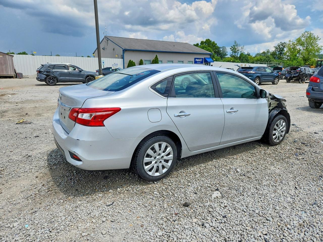 2019 Nissan Sentra S - Фото 3