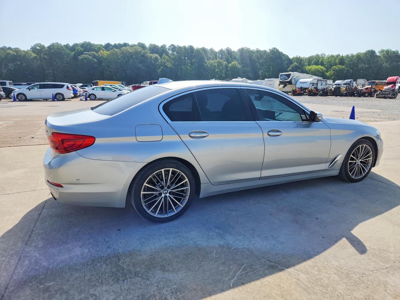 2018 BMW 530 I - Фото 3