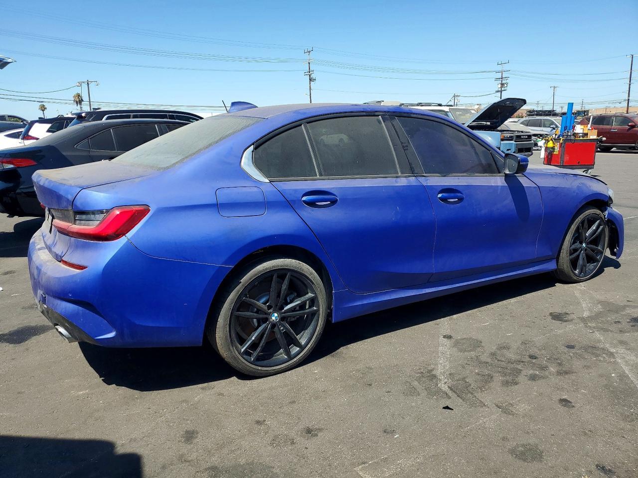 2020 BMW 330I - Фото 3