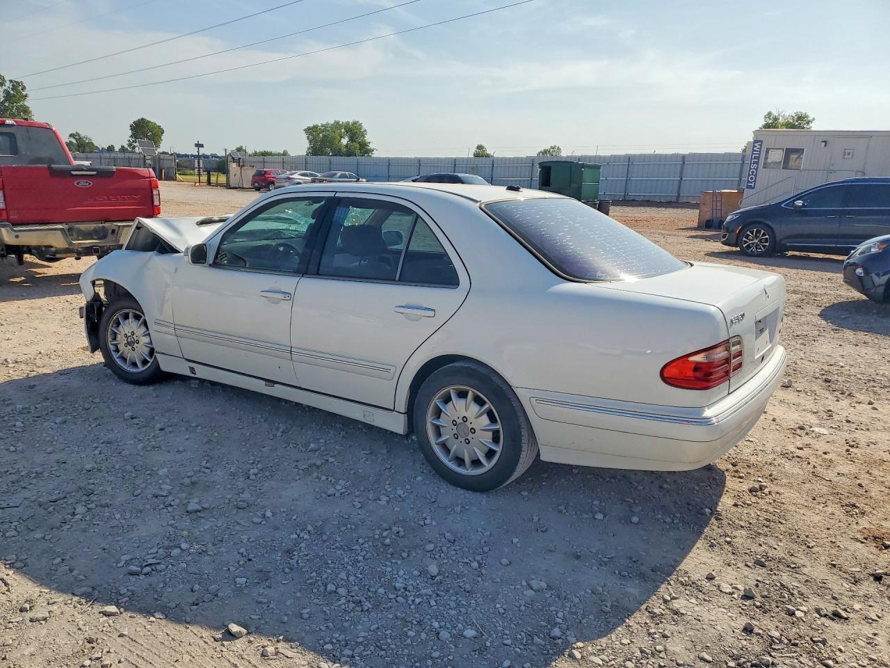 2001 Mercedes-Benz E 320 - Фото 2