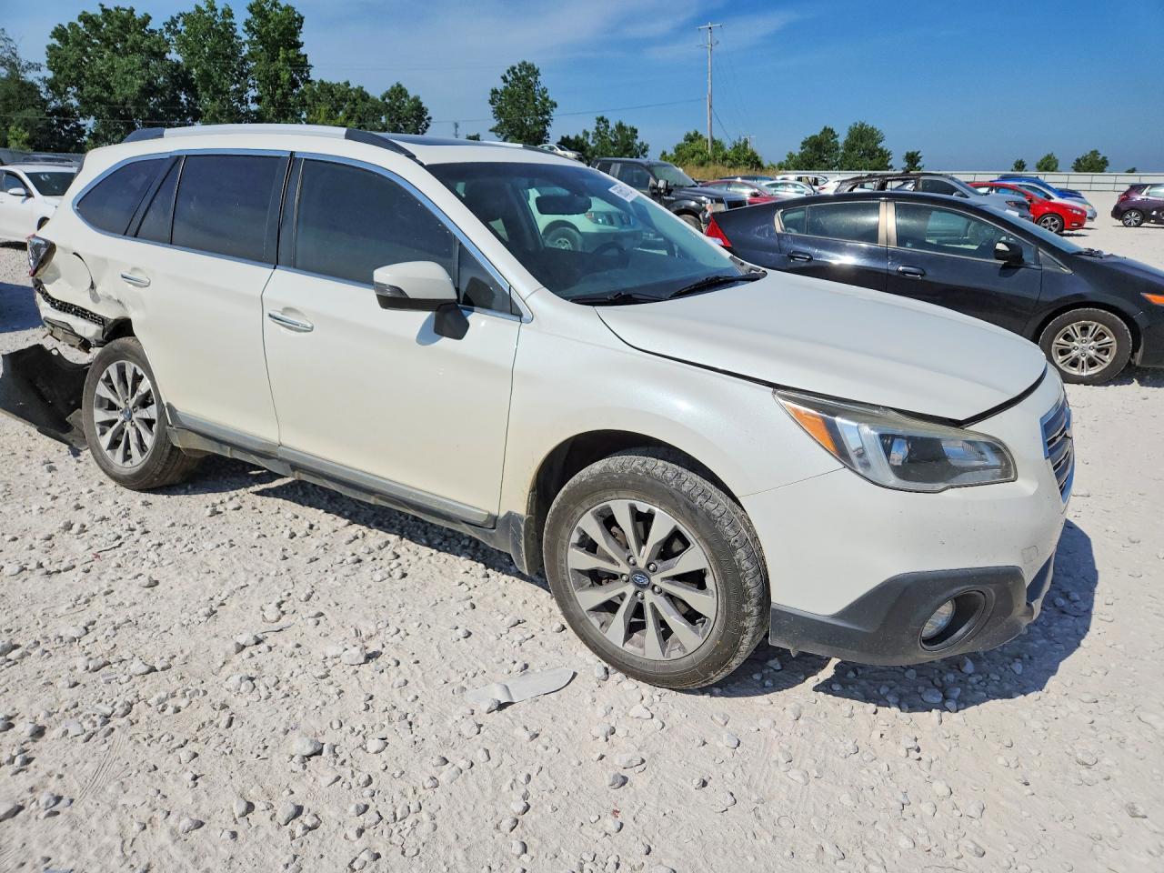 2017 Subaru Outback Touring - Image 4