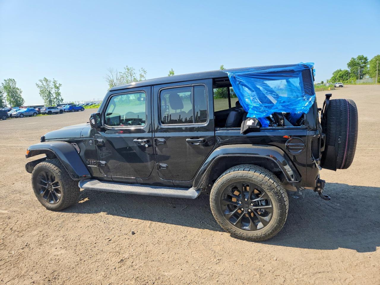 2023 Jeep Wrangler Sahara - Фото 2