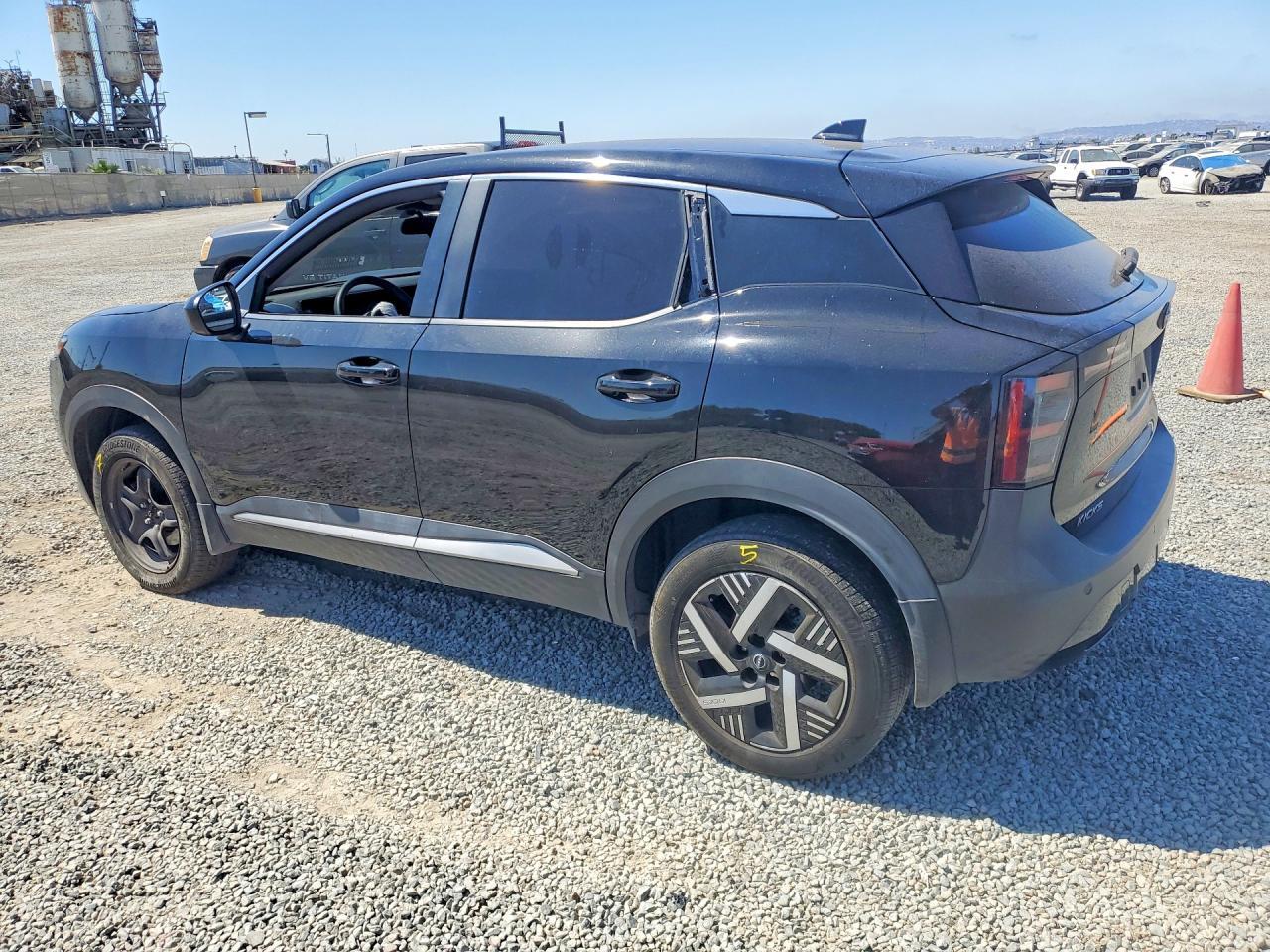 2025 Nissan Kicks Sv - Фото 2