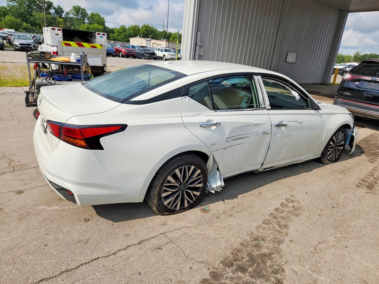 2025 Nissan Altima Sv - Image 3